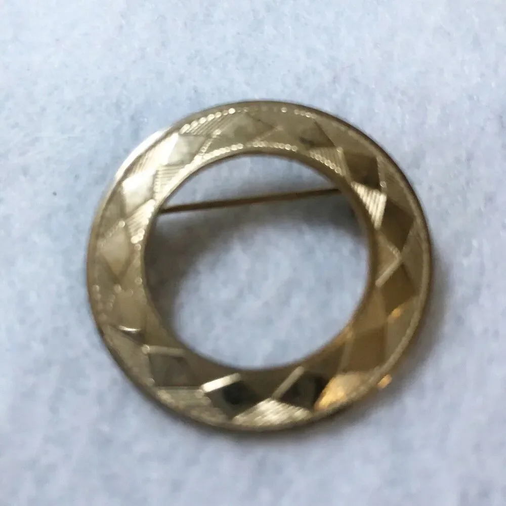 Unbranded vintage etched